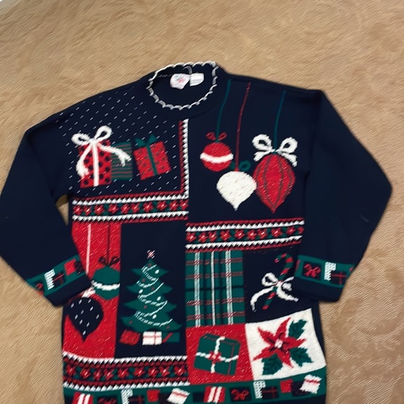 Vintage Christmas sweater. Labeled a size large - Picture 4 of 7